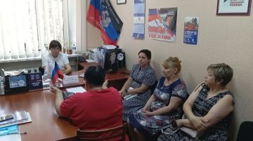 Сегодня, 6 августа, руководитель Управы Калининского внутригородского района администрации городского округа Донецк Елена Синецкая провела приём граждан в общественной приёмной Всероссийской политической партии «Единая...