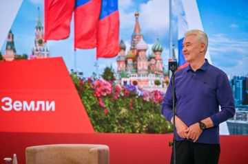Москвой ведется большая работа ведется по поддержке Донецка, заявил мэр столицы Сергей Собянин на форуме «Территория смыслов»