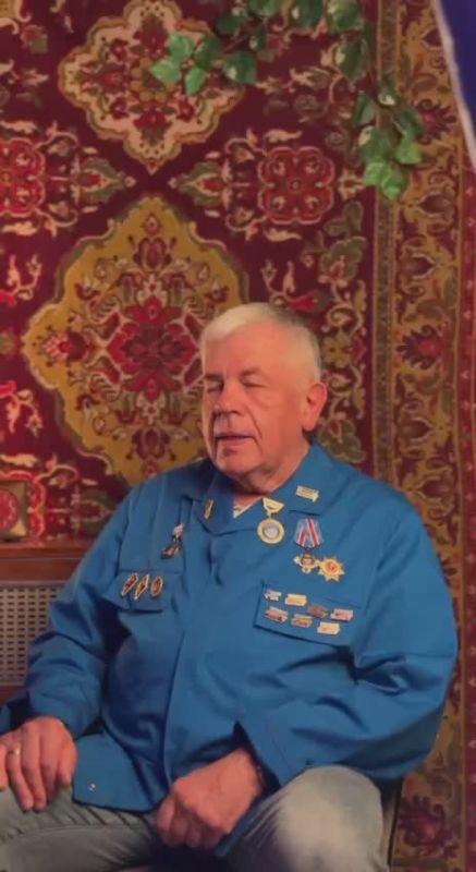 История строителя. В День строителя мы решили поговорить не просто о профессии, а о людях, которые знают ее изнутри