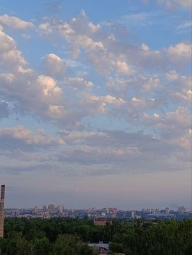 10 августа в Донецке:. переменная облачность, ночью без существенных осадков; днём кратковременный дождь, гроза