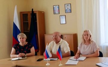 Наталья Бегуненко: Сегодня, 12 августа, руководитель Управы Петровского внутригородского района Администрации г.о. Донецк Бегуненко Наталья Ивановна провела еженедельное аппаратное совещание