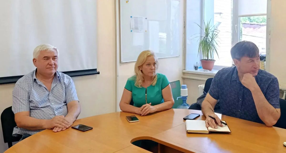 Наталья Бегуненко: Сегодня, 13 августа, в рамках проекта «УПРАВДОМ» руководитель Управы Петровского внутригородского района Администрации г.о. Донецк Наталья Ивановна Бегуненко провела встречу с сотрудниками...