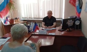 Сегодня, 13 августа, депутат Донецкого городского совета Владимир Мозговой провёл приём граждан в рамках работы общественной приёмной Всероссийской политической партии «Единая Россия» в Калининском внутригородском районе...
