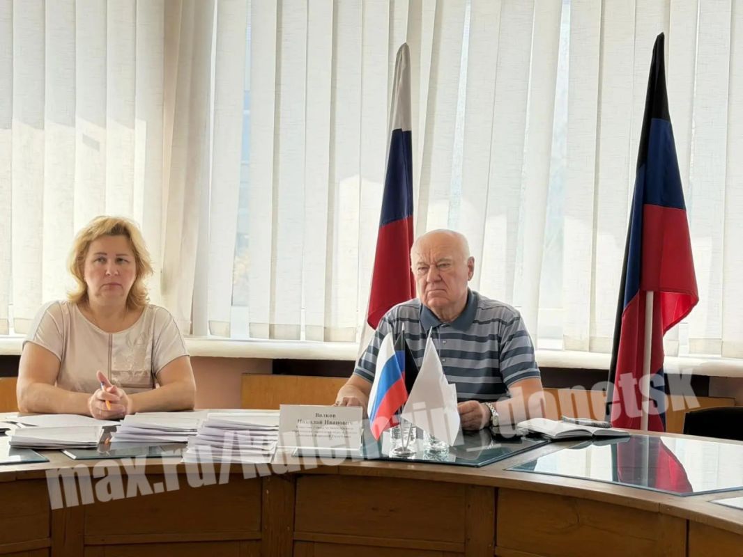 Сегодня советник главы администрации городского округа Донецк Николай Волков провёл приём граждан
