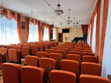 В школе искусств Донецка за два года обновили музыкальные инструменты и оборудование на 32,5 млн рублей