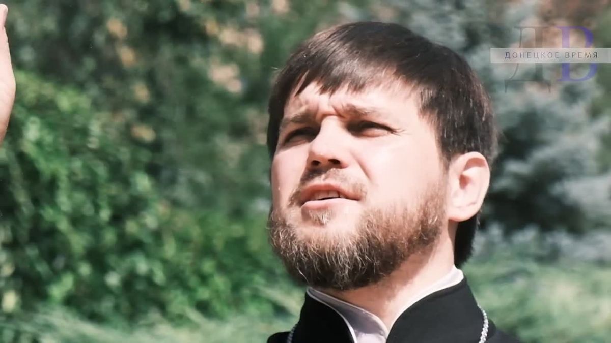 "Чтобы поддержать и поблагодарить": молодежь ДНР поздравила раненых военных с Яблочным спасом