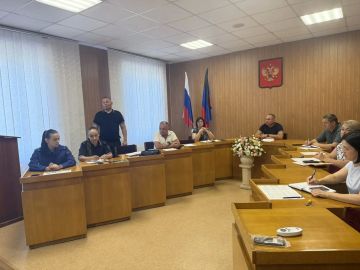 Полицейские провели серию встреч с трудовыми коллективами в Донецке