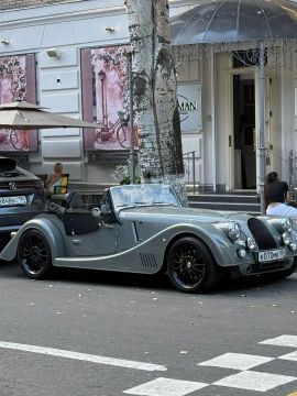 Город бедных людей: британский Morgan Plus Four обнаружен на бульваре Пушкина в Донецке