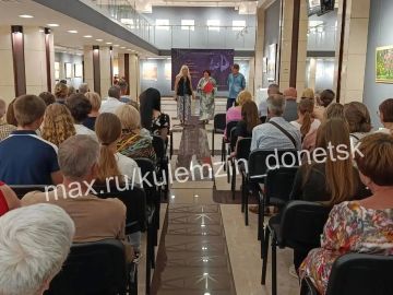 В Художественном музее «Арт-Донбасс» состоялось открытие выставочного проекта «Расскажи мне, Донецк, о себе», посвященного Дню города Донецка