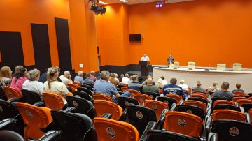 Валентин Левченко: Благодарю коллектив МУП АГОД ДНР «СК “Донбасс Арена”» за открытый диалог и ответственный подход к работе
