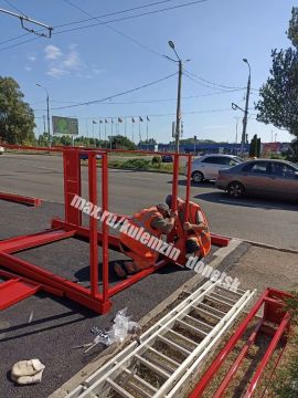 Сотрудники муниципального предприятия «Дорожное ремонтно-строительное управление» продолжают реализацию мероприятий по обслуживанию и обновлению дорожной сети города