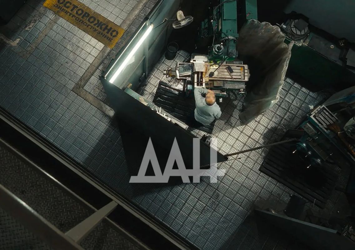 В День российского кино вспоминаем документальный сериал «Товарищи, заводчане!» от Донецкого агентства новостей и Луганского информационного центра