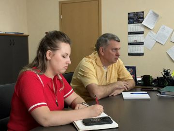 Алексей Исаев: Провел рабочую встречу с руководителем Регионального исполнительного комитета Общероссийского Народного Фронта в ДНР Сергеем Самохиным и председателем социального отдела Донецкой епархии протоиереем Алексеем...
