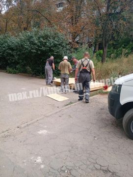 В Киевском районе приступили к работе по закрытию теплового контура в многоквартирных домах, поврежденных вследствие вчерашней атаки укрфашистов