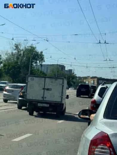 ДТП в центре Донецка возле цирка и АНП парализовало последнюю свободную полосу дороги