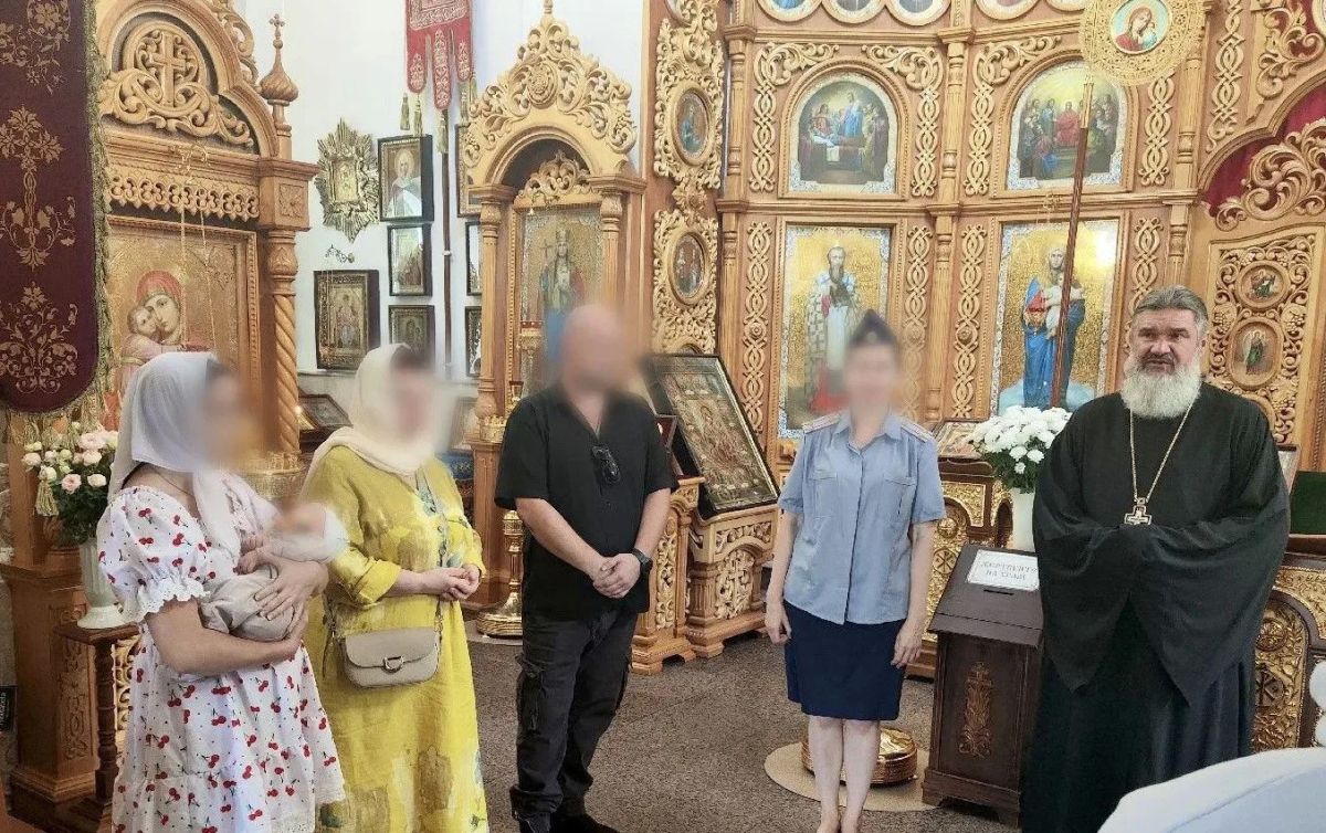 Осужденные без изоляции от общества встретились со священнослужителем