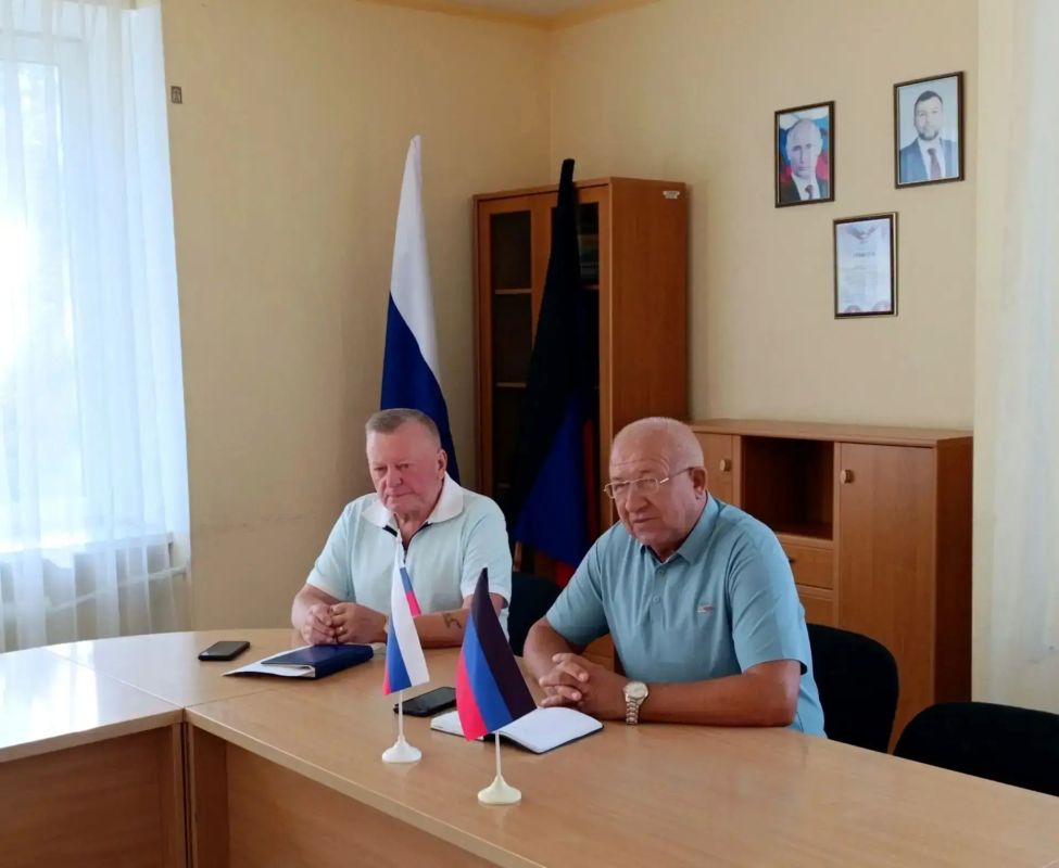 Наталья Бегуненко: В рамках проекта «УПРАВДОМ» в Управе Петровского внутригородского района Администрации г.о. Донецк прошло рабочее совещание по вопросам жилищно-коммунального характера