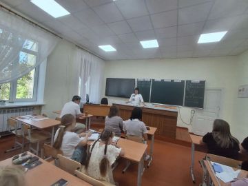 Важный диалог с трудовым коллективом Комсомольской школы № 1
