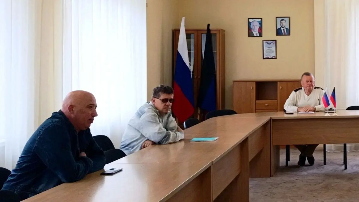 В рамках проекта «УПРАВДОМ» в Управе Петровского внутригородского района Администрации г.о. Донецк прошло рабочее совещание по вопросам жилищно-коммунального характера