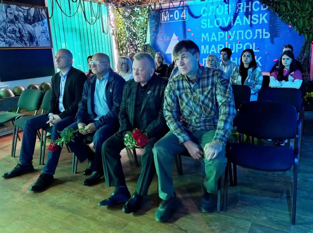 Наталья Бегуненко: Ко Дню освобождения Донбасса от немецко-фашистских захватчиков двери «Музея Боевой и Трудовой Славы Донбасса имени Первого Главы ДНР А.В. Захарченко» распахнулись для гостей, которые пришли склонить головы...