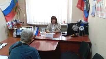 Сегодня, 10 сентября, руководитель Управы Калининского внутригородского района администрации городского округа Донецк Елена Синецкая провела приём граждан в общественной приёмной Всероссийской политической партии «Единая...