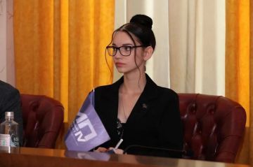 Молодежи покажут, как работают власти в ДНР: на реализацию проекта направят почти 600 тысяч рублей