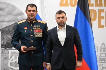 Рамзан Кадыров: Друзья! Дорогой БРАТ, командир полка «АХМАТ-Чечня» МО РФ Асламбек Салиев, удостоен высокого звания «Герой Донецкой Народной Республики»
