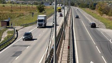 На участке трассы "Новороссия" меняют асфальт