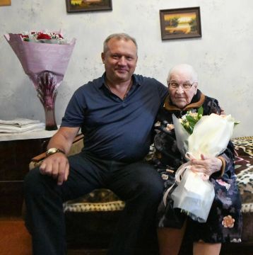 100-летняя жительница Донецка проголосовала на выборах в Госдуму
