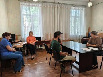 Иван Адамец: Заместитель руководителя Управы Куйбышевского района Елена Строганова провела информационно-разъяснительную встречу с иностранными гражданами