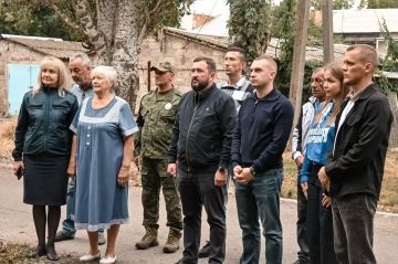 В Старобешевском округе увековечили память Героев