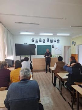 Сегодня, 16 сентября 2026 года, в рамках проекта «Управдом», активист района Валентин Марков провел встречу с жителями по адресу: ул. Пинтера, 20