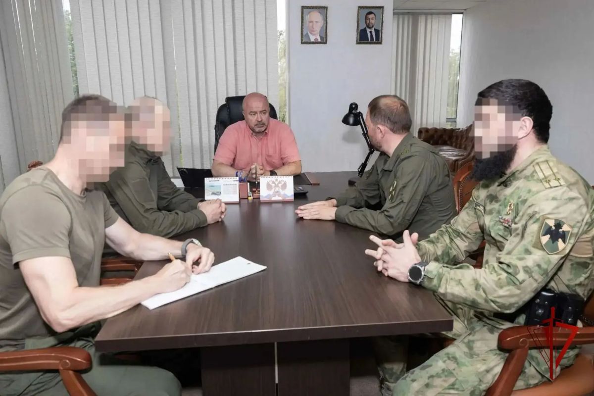 В ДНР выполняющие задачи СВО офицеры Росгвардии принимают участие в подготовке к Единому дню голосования