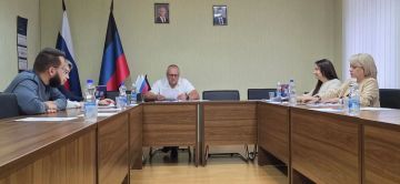РАБОТА КОМИТЕТОВ. Под председательством Александра Герасименко состоялось заседание постоянного комитета по вопросам международного и межрегионального сотрудничества, СМИ и общественным связям, в рамках которого депутаты...