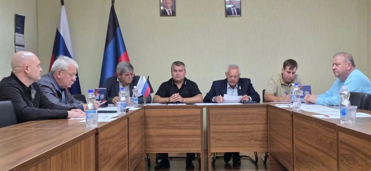 Юрий Атаманов: Принял участие в заседании профильного комитета по вопросам финансов и бюджета Донецкого городского совета