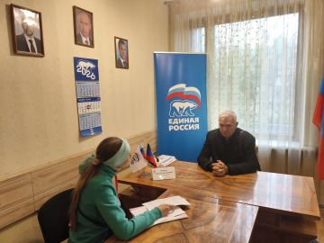 Валентин Левченко: Приём граждан в общественной приёмной партии Единая Россия Киевского района г. Донецка