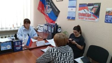 Сегодня, 17 сентября, руководитель Управы Калининского внутригородского района администрации городского округа Донецк Елена Синецкая провела приём граждан в общественной приёмной Всероссийской политической партии «Единая...