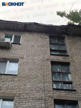 В доме 35 по Владычанского в Донецке жители жалуются на протекающую крышу