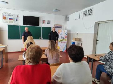 Стражи правопорядка ведут профилактическую работу в Донецке