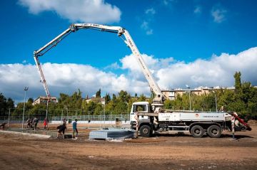 Спорткомплекс на Азотном готов наполовину: площадки построят еще в двух ранее прифронтовых районах