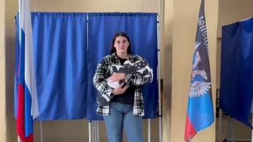 Самый важный избиратель пока что спит, но его родители уже выбирают мир, в котором он будет расти