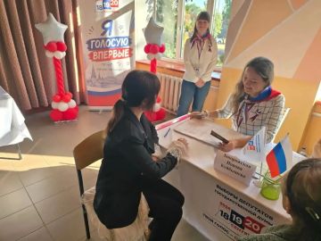Депутат Донецкого городского совета Евгения Мажара приняла участие в голосовании, определив будущее региона