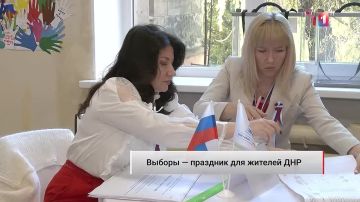 Выборы как праздник: творческие коллективы, костюмы и казачья дисциплина на участках в ДНР