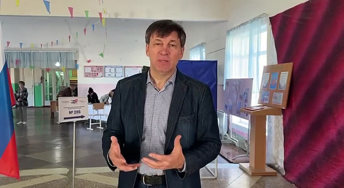 Наталья Бегуненко: Депутат Донецкого городского совета Роман Николаевич Евстифеев сделал свой выбор, отдав голос на выборах в Государственную Думу Российской Федерации: