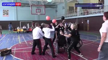 Его завет — единство, его пример — победа!