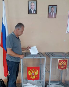 Принял участие в голосовании на выборах в Государственную Думу
