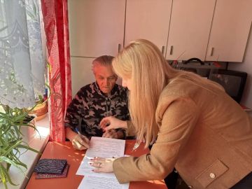 Для тех, кому сложно добраться до участка самостоятельно, в Ворошиловском районе организовано голосование на дому