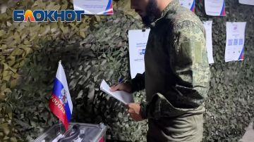 Российские военные голосуют на передовой под Константиновкой в ДНР