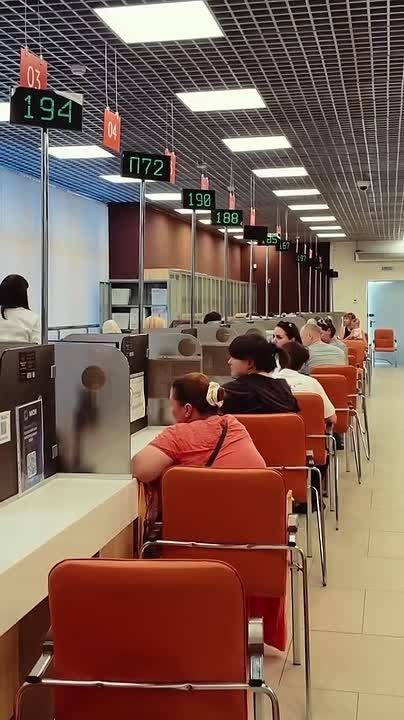 «Корреспондент МФЦ ДНР» помогает разобраться в Госуслугах