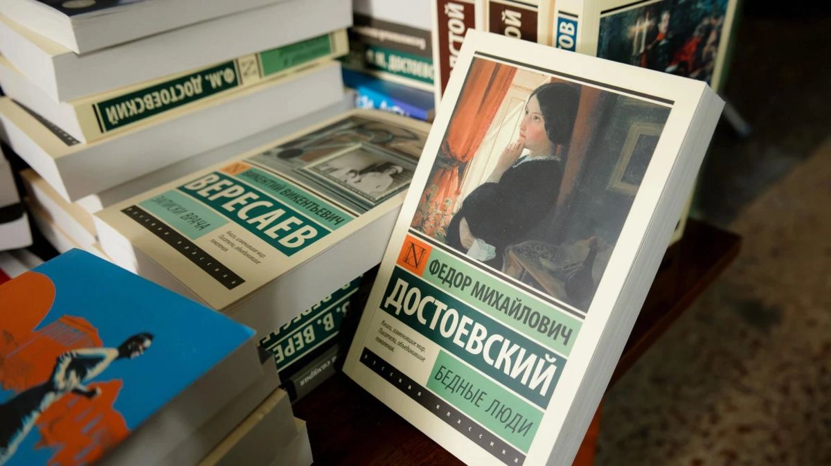 Для души и поддержка в жизни: в Макеевке открылись две народные библиотеки